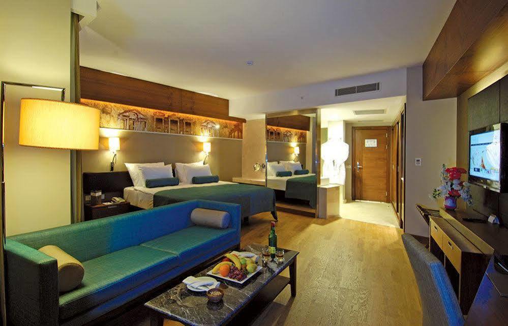 Commodore Elite Suites & Spa Ultra All Inclusive (Adults Only) Evrenseki Exterior photo