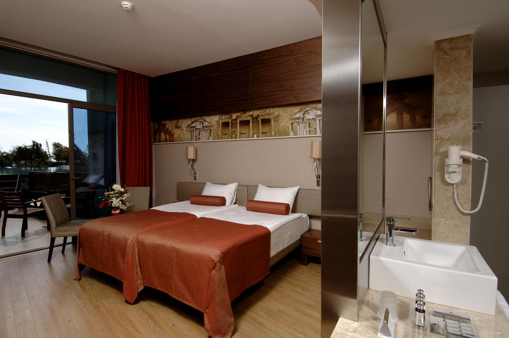 Commodore Elite Suites & Spa Ultra All Inclusive (Adults Only) Evrenseki Exterior photo